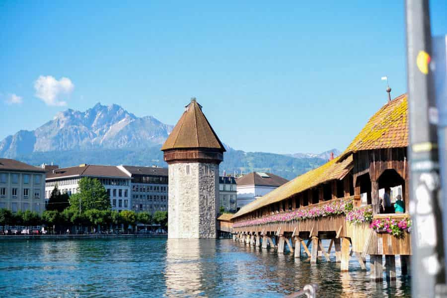 IT-Jobs Kanton Luzern: Die Kapellbrücke vor dem Pilatus