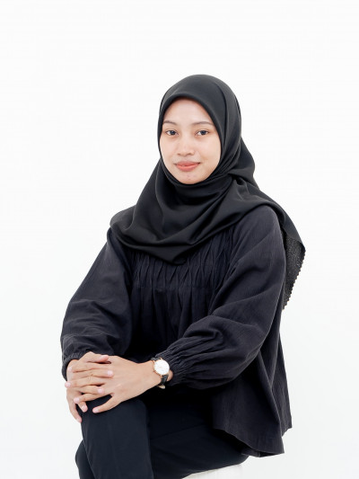 Dina Fitriansha Della